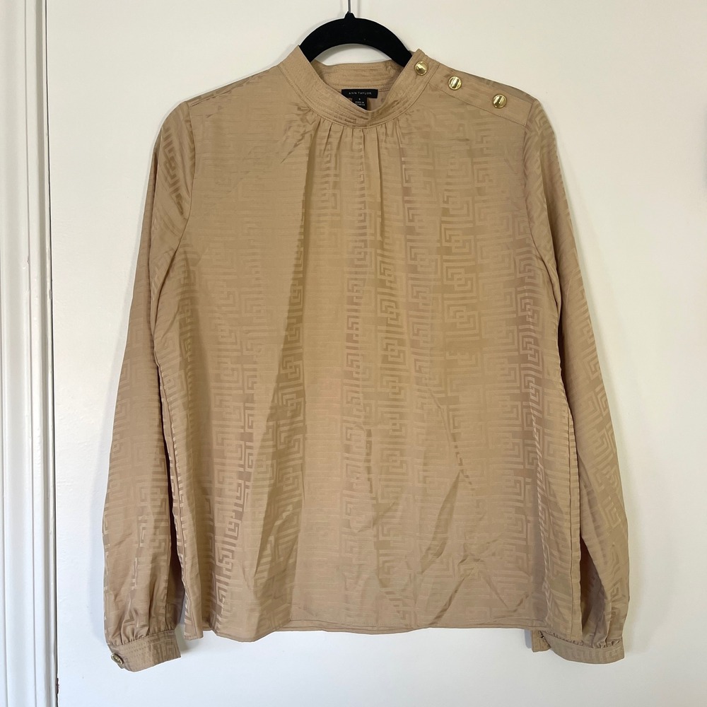 NWT Ann Taylor Geometric Pattern Mock Neck Satin Blouse Gold Button Detail Small
